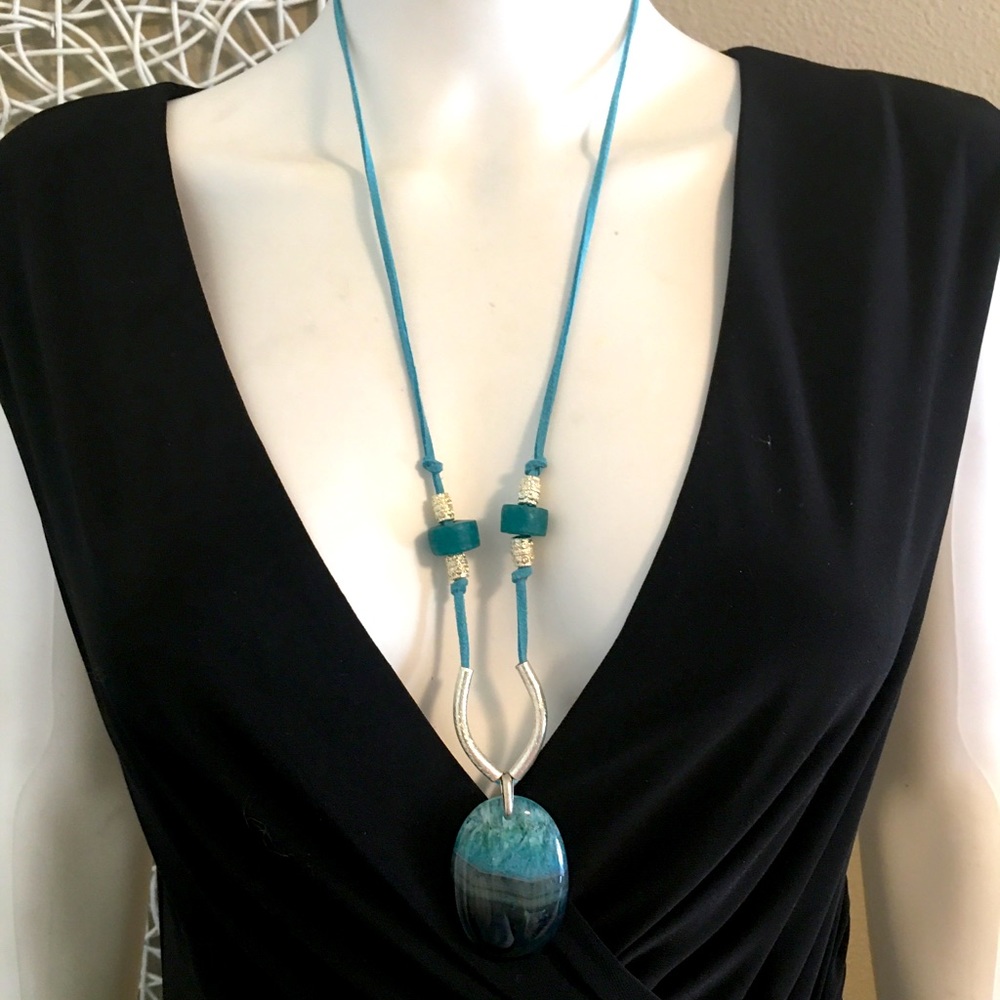 Turquoise and Black Agate Stone Pendant Necklace